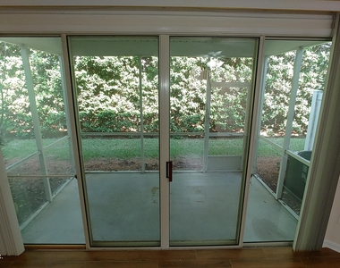 11073 Castlemain Circle E - Photo Thumbnail 9