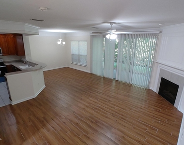 11073 Castlemain Circle E - Photo Thumbnail 5