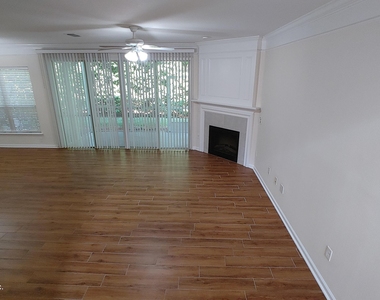 11073 Castlemain Circle E - Photo Thumbnail 6