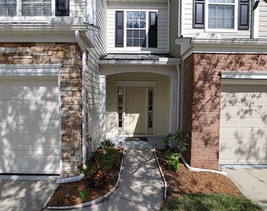 11073 Castlemain Circle E - Photo Thumbnail 3