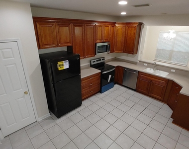 11073 Castlemain Circle E - Photo Thumbnail 16