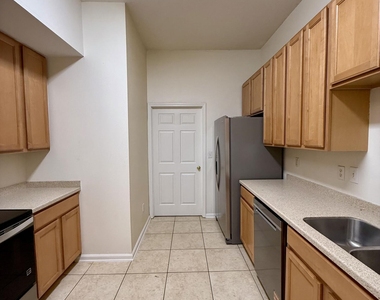 13819 Herons Landing Way - Photo Thumbnail 19