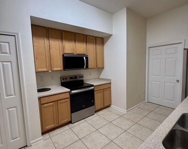 13819 Herons Landing Way - Photo Thumbnail 22
