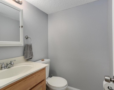 100 Fairway Park Boulevard - Photo Thumbnail 14