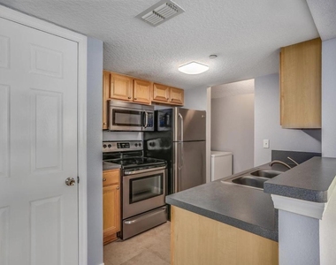 100 Fairway Park Boulevard - Photo Thumbnail 6
