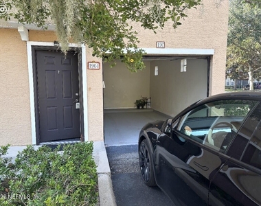 10075 Gate Parkway N - Photo Thumbnail 3