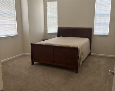 10075 Gate Parkway N - Photo Thumbnail 13