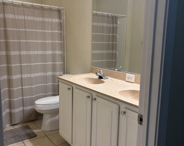 10075 Gate Parkway N - Photo Thumbnail 15