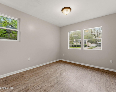 744 Mackinaw Street - Photo Thumbnail 9