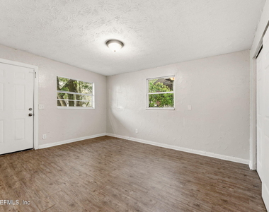 744 Mackinaw Street - Photo Thumbnail 1