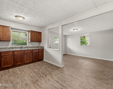 744 Mackinaw Street - Photo Thumbnail 5