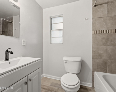744 Mackinaw Street - Photo Thumbnail 14