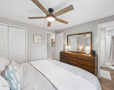 2638 Stern Drive N - Photo Thumbnail 13