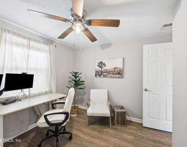 2638 Stern Drive N - Photo Thumbnail 15