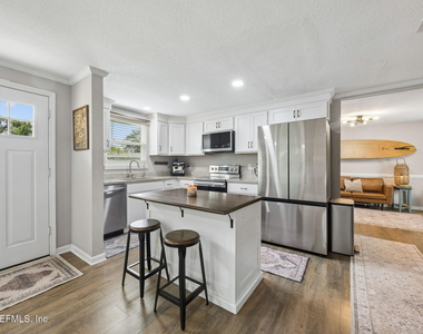 2638 Stern Drive N - Photo Thumbnail 6