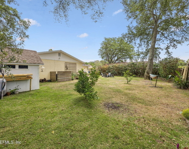 2638 Stern Drive N - Photo Thumbnail 24