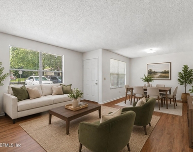 702 Meadowbrook Drive - Photo Thumbnail 3