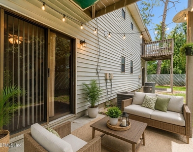 702 Meadowbrook Drive - Photo Thumbnail 15