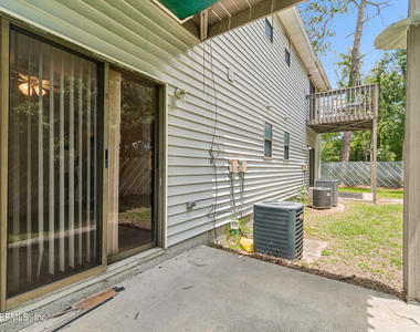 702 Meadowbrook Drive - Photo Thumbnail 16