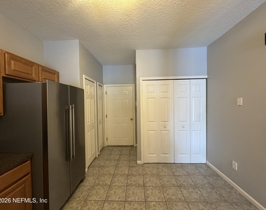 7806 Melvin Road - Photo Thumbnail 10