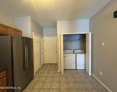 7806 Melvin Road - Photo Thumbnail 11