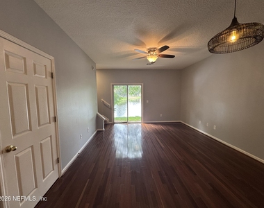 7806 Melvin Road - Photo Thumbnail 4