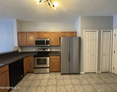 7806 Melvin Road - Photo Thumbnail 7