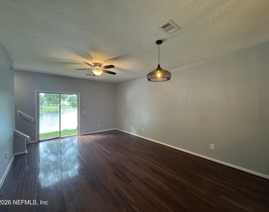 7806 Melvin Road - Photo Thumbnail 5