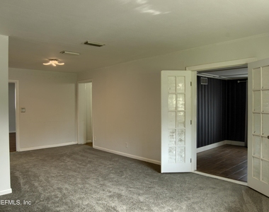 1370 Labelle Street - Photo Thumbnail 2
