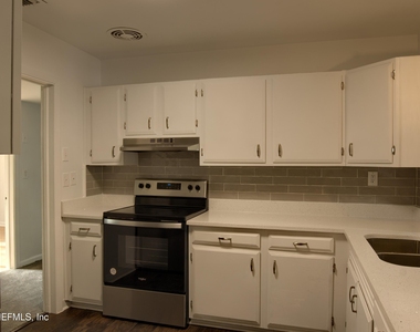1370 Labelle Street - Photo Thumbnail 3