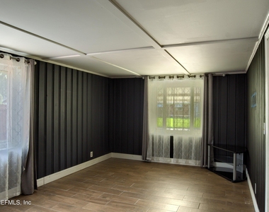 1370 Labelle Street - Photo Thumbnail 8