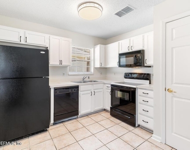 12138 Silver Saddle Drive - Photo Thumbnail 11