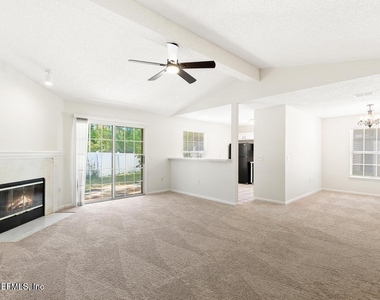 12138 Silver Saddle Drive - Photo Thumbnail 3