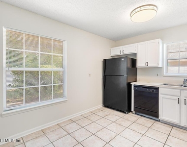 12138 Silver Saddle Drive - Photo Thumbnail 10