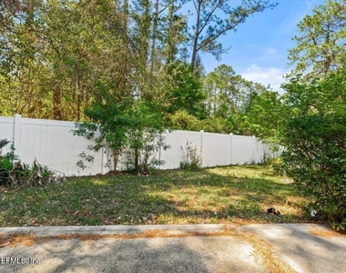 12138 Silver Saddle Drive - Photo Thumbnail 18