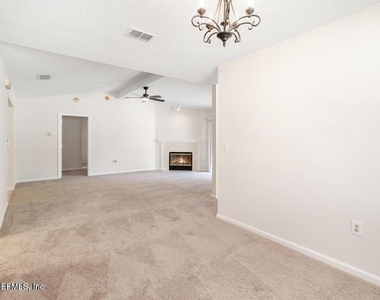 12138 Silver Saddle Drive - Photo Thumbnail 7