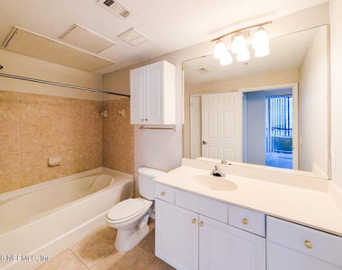 8539 Gate Parkway W - Photo Thumbnail 13