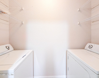 8539 Gate Parkway W - Photo Thumbnail 14