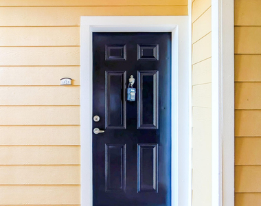 8539 Gate Parkway W - Photo Thumbnail 3