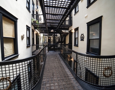 2800 N Pine Grove Avenue - Photo Thumbnail 14