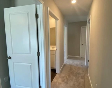 168 Golden Eagle Parkway - Photo Thumbnail 18