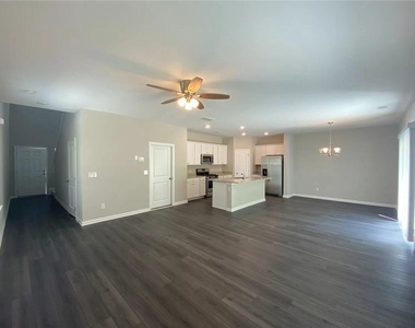 168 Golden Eagle Parkway - Photo Thumbnail 4