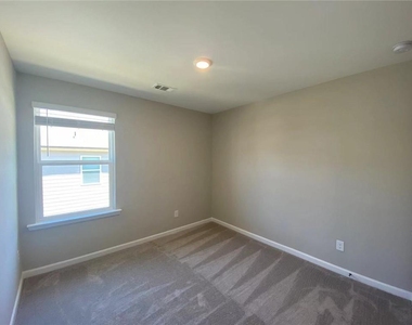 168 Golden Eagle Parkway - Photo Thumbnail 14