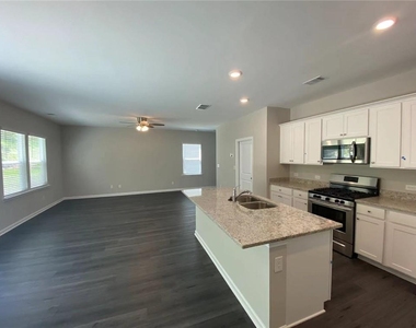 168 Golden Eagle Parkway - Photo Thumbnail 7