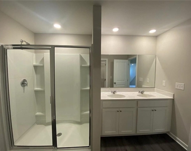 168 Golden Eagle Parkway - Photo Thumbnail 11