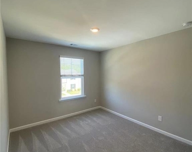 168 Golden Eagle Parkway - Photo Thumbnail 16