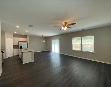 168 Golden Eagle Parkway - Photo Thumbnail 3