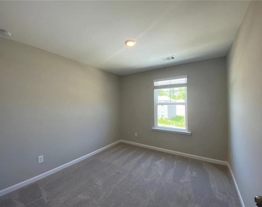 168 Golden Eagle Parkway - Photo Thumbnail 17