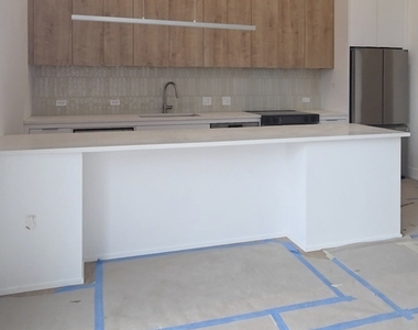 1537 N Orleans Avenue - Photo Thumbnail 4