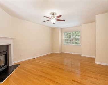 2104 Meadow Peak Road - Photo Thumbnail 10